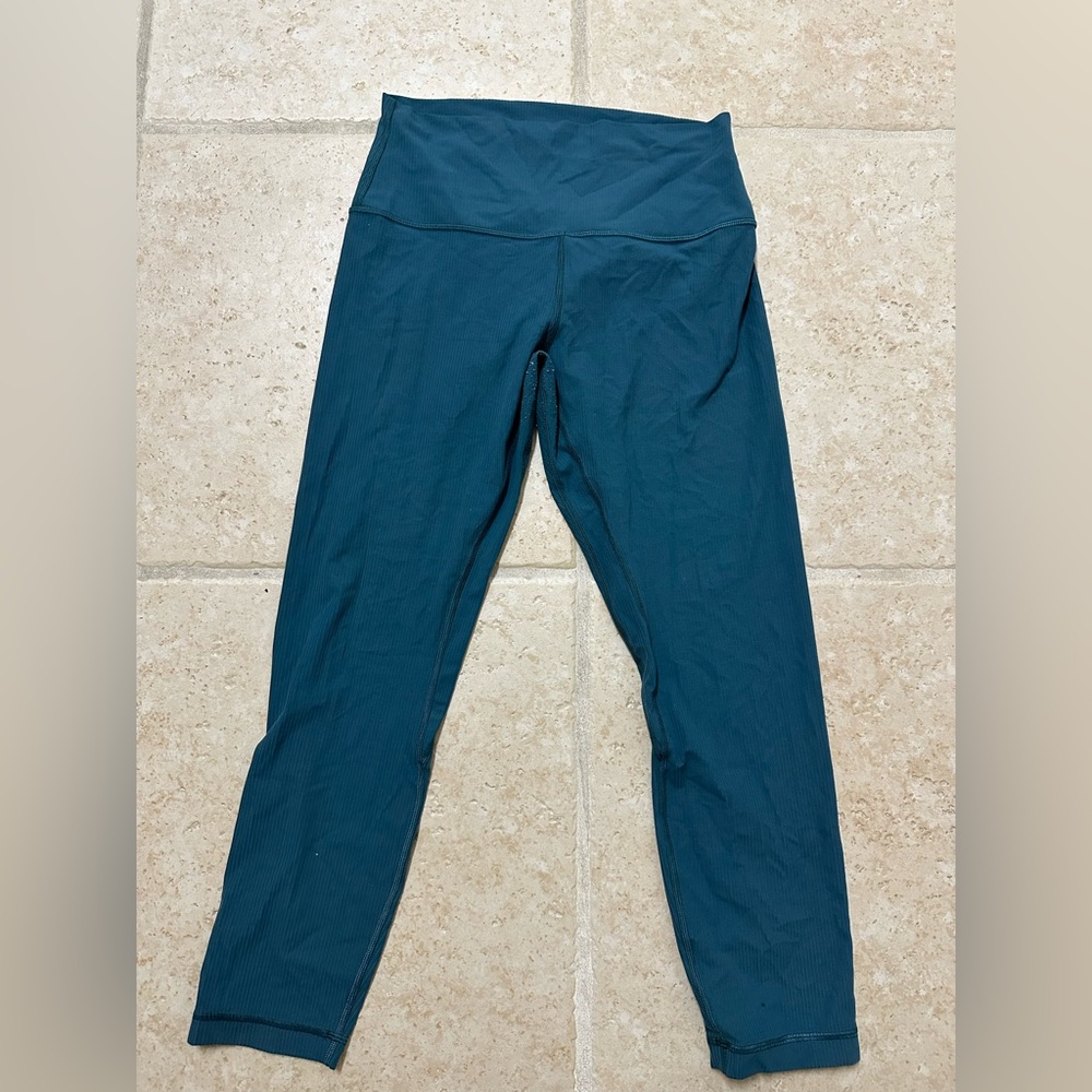 These are a 23” Size 8 Ribbed Blue/ Turquoise Lulu Legging